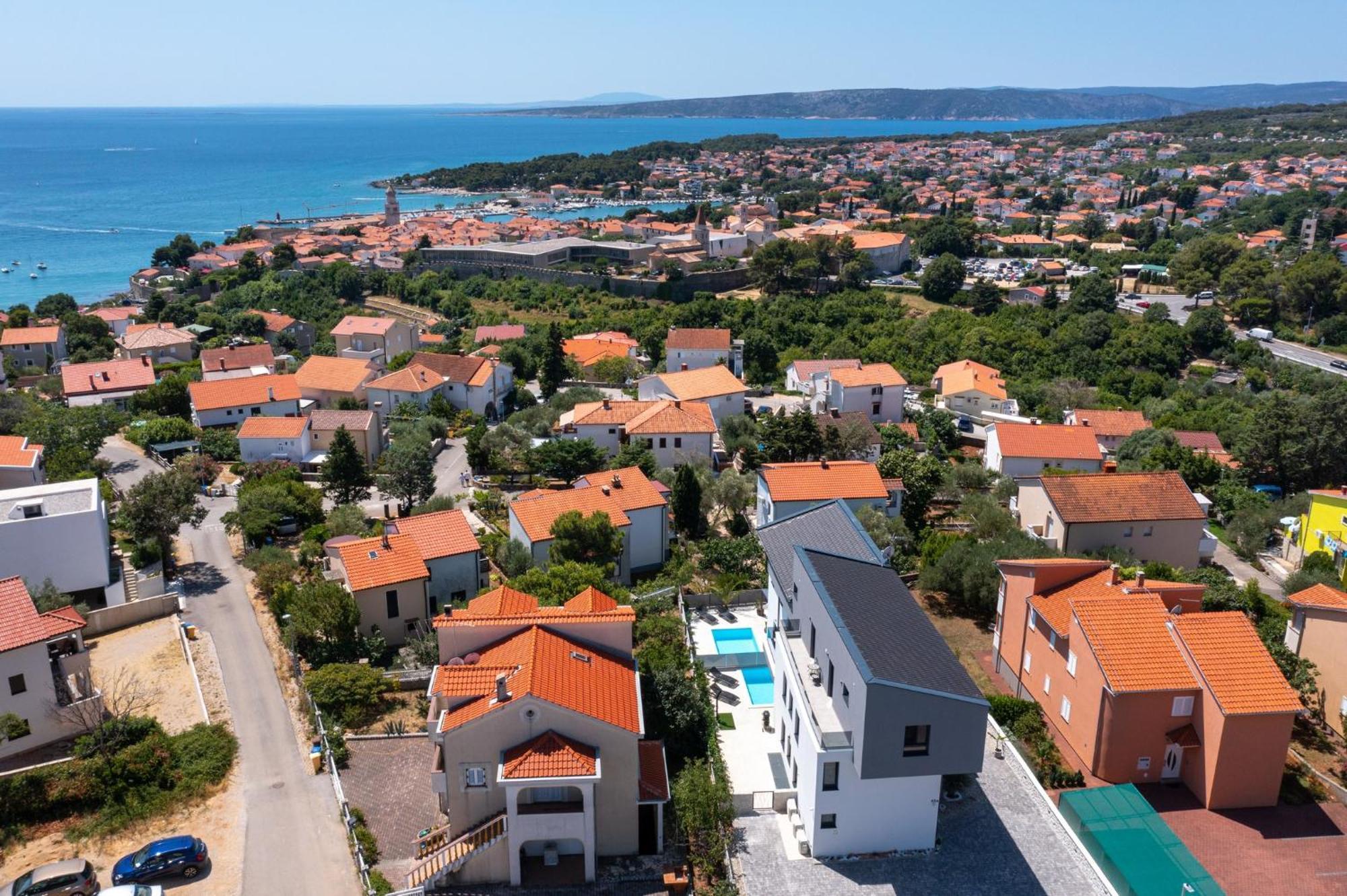 קרק Luxury Villa Adria Apartments מראה חיצוני תמונה