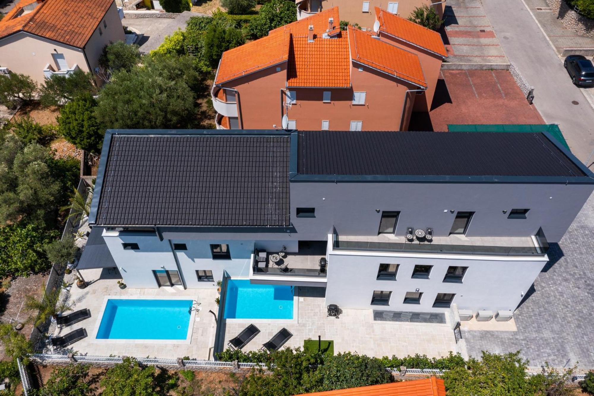 קרק Luxury Villa Adria Apartments מראה חיצוני תמונה
