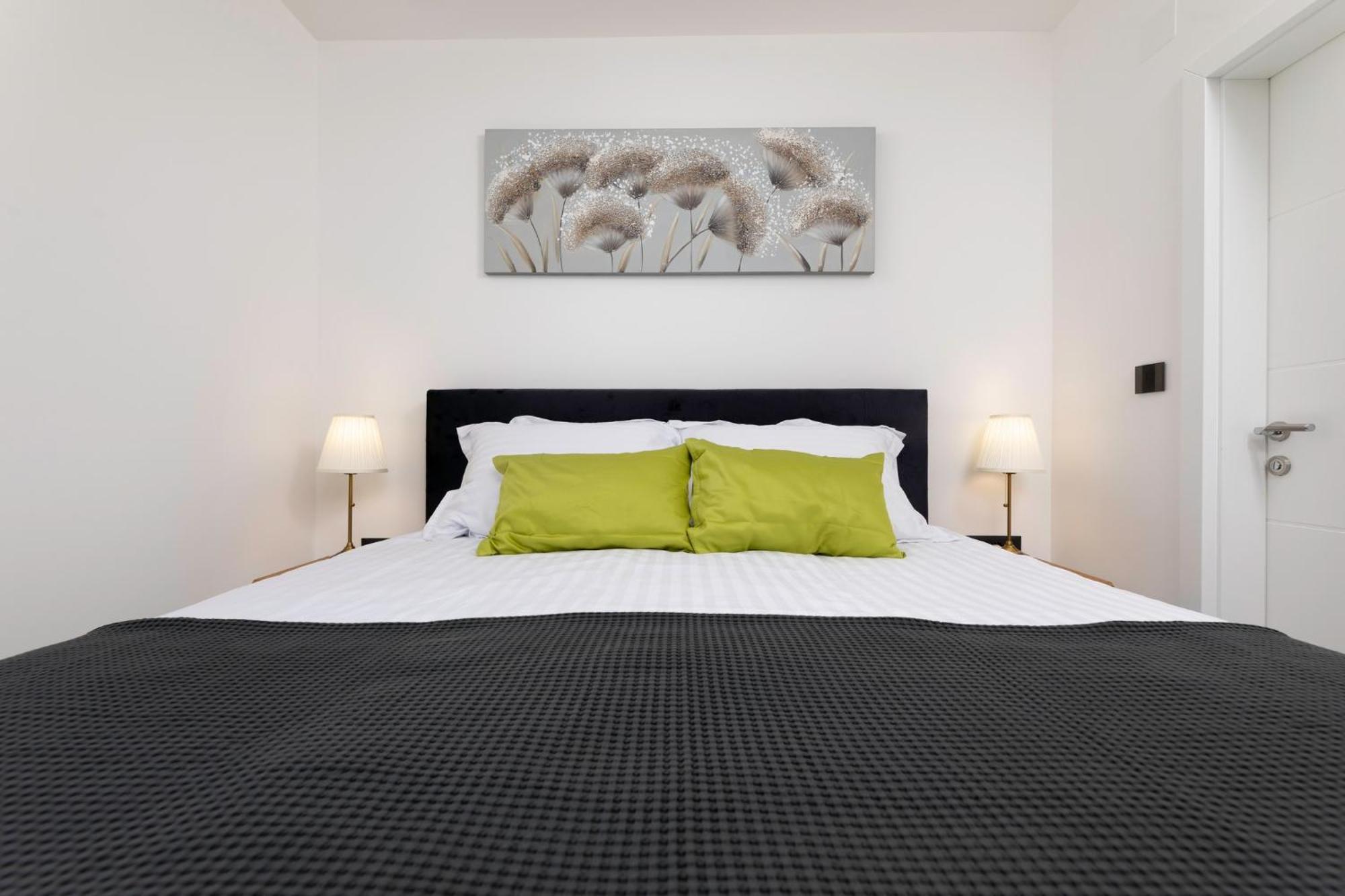 קרק Luxury Villa Adria Apartments מראה חיצוני תמונה