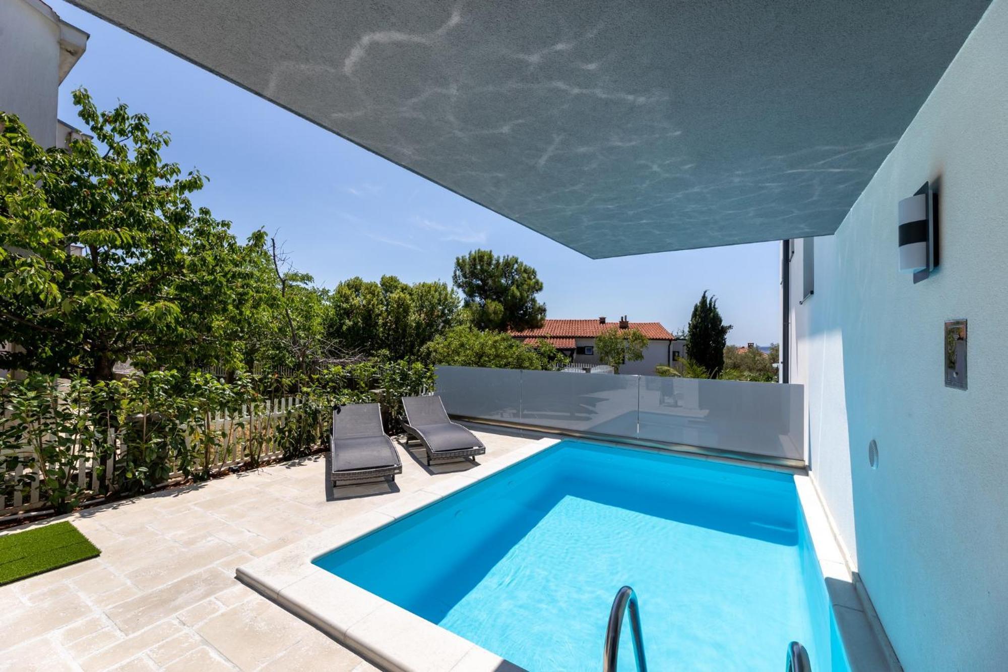 קרק Luxury Villa Adria Apartments מראה חיצוני תמונה